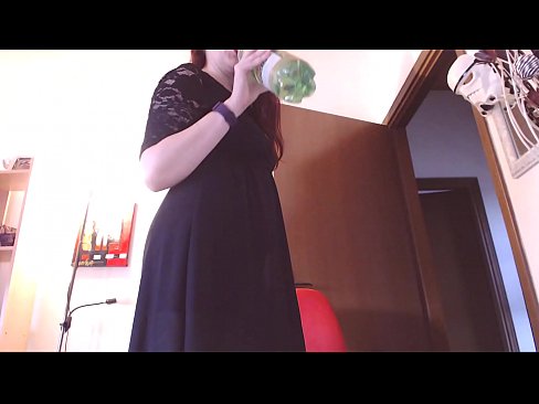 ❤️ Ein unterwürfiger Sklave, der schmutzige und üppige Höschen liebt, wird gezwungen zu masturbieren, nachdem er dieses Video gesehen hat! ☑ Super sex bei uns ❌️