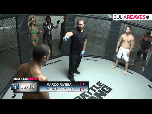 ❤️ Ultimate Fighter fickt ein Nummerngirl direkt nach einem Kampf im Ring ☑ Super sex bei uns ❌️