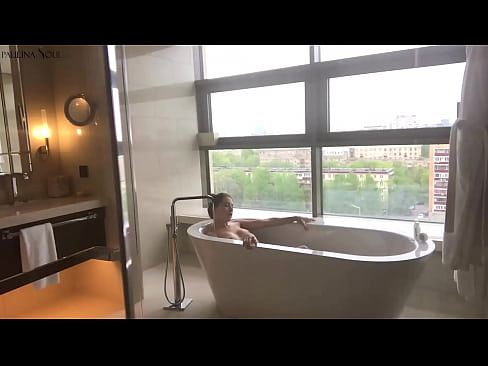 ❤️ Riesiges Babe wichst leidenschaftlich ihre Muschi im Badezimmer ☑ Super sex bei uns ❌️