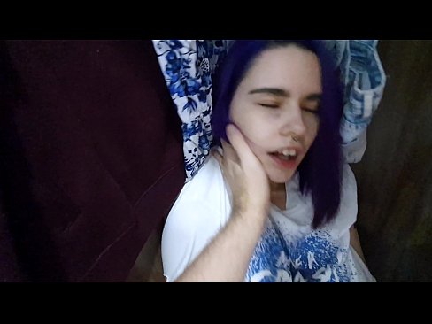 ❤️ Habe meine Schwester im Schrank gefunden und ihr beim Abspritzen geholfen ☑ Super sex bei uns ❌️